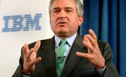 Kisah Sukses Lou Gerstner di IBM Menggunakan Outsourcing